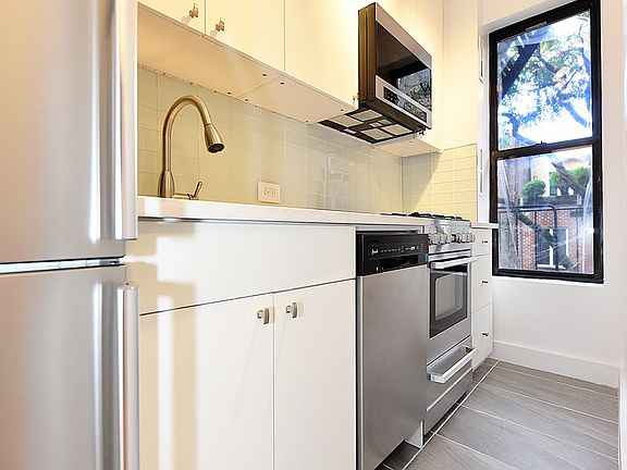 5th image of 319 W 18th St APT 3F