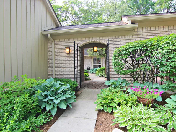 1188 Glenpointe Ct #129, Bloomfield Hills, MI 48304