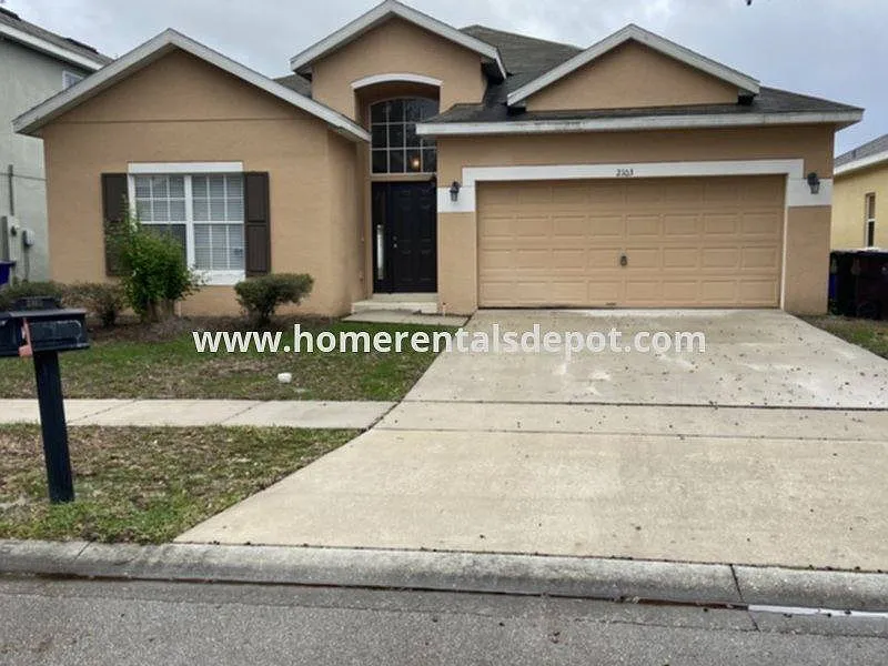 2103 Congress Ln