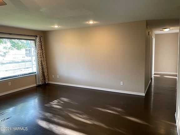 4.1 Living Hall