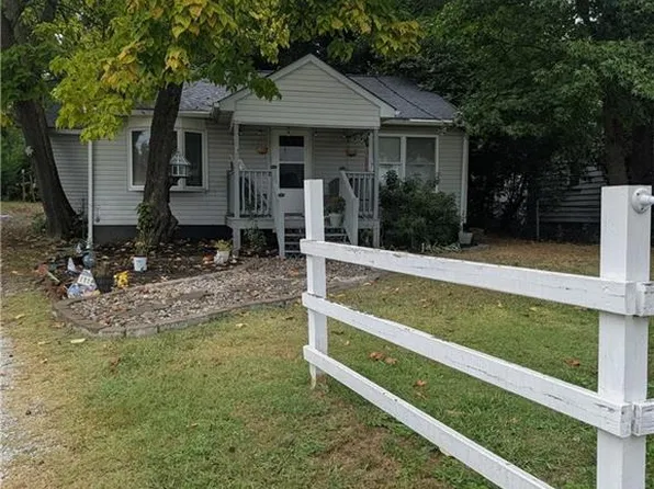 111 Englewood Dr, Archdale, NC 27263