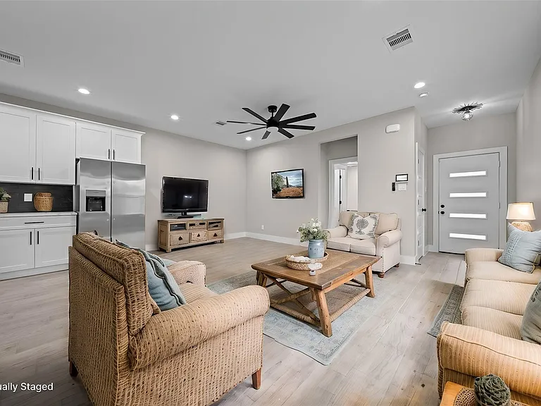 929 Green Meadow Ln #B — Photo 25