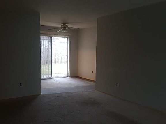 3rd image of 1734 Orchard Dr #35