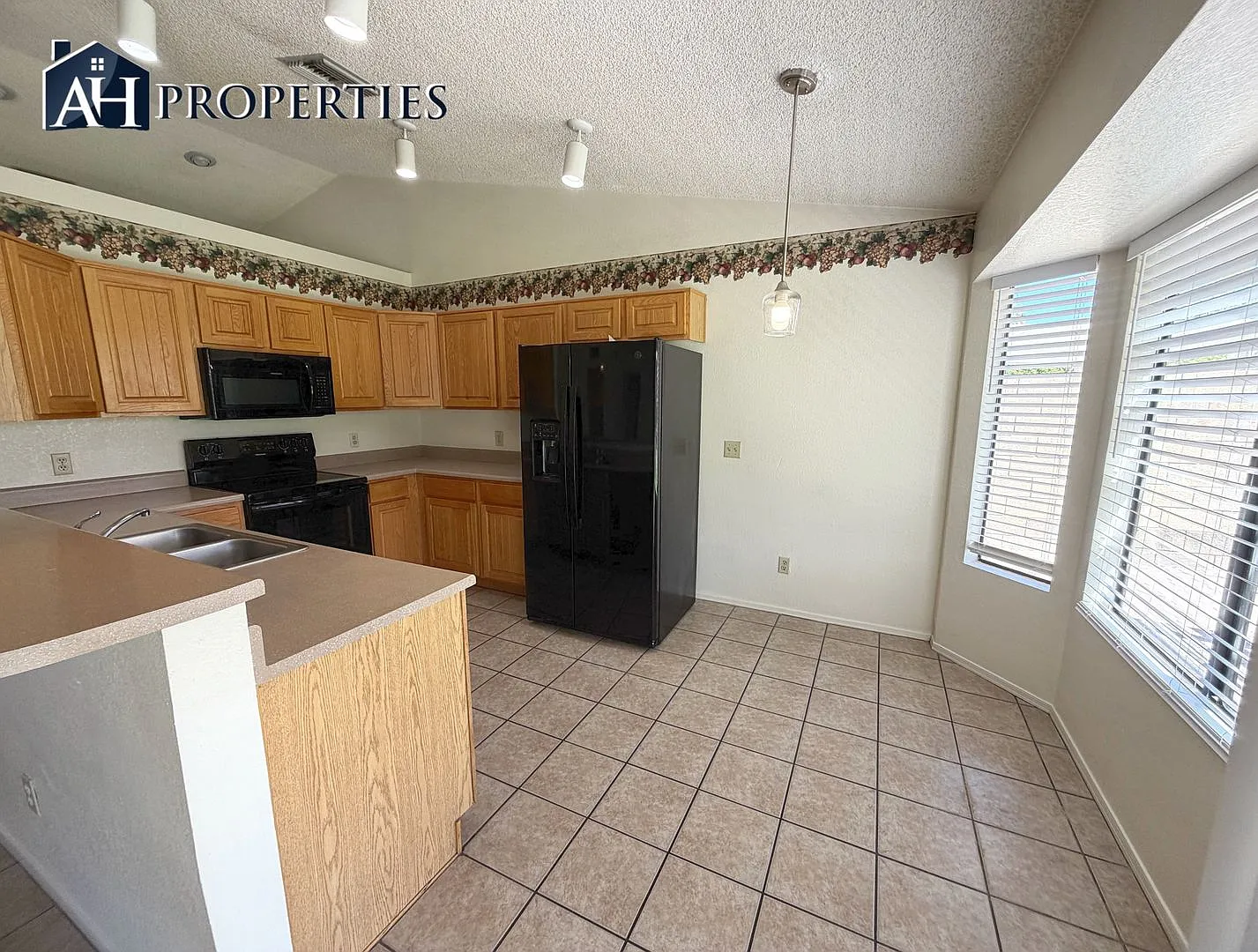 Arrowhead Ranch-7203 W. Kimberly Way — Photo 4