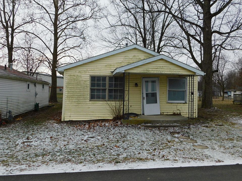 2nd image of 326 E Elliot Rd