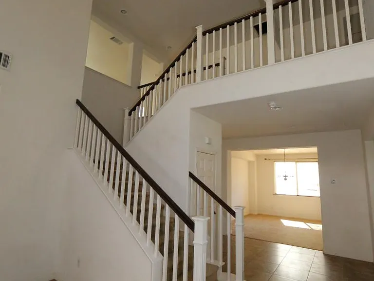 1548 Phoenix Dr — Photo 8