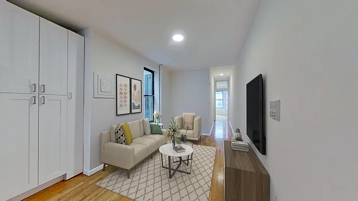 Rented by Bond New York | media 32