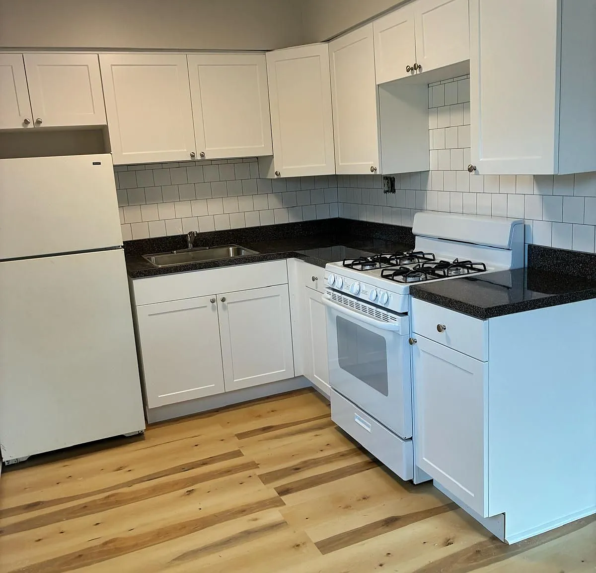 1 bed, 1.0 bath, 750 sqft, $1,470 — Photo 1