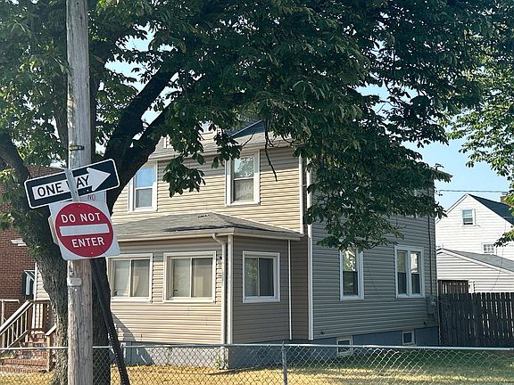 2nd image of 601 E Jeffrey St