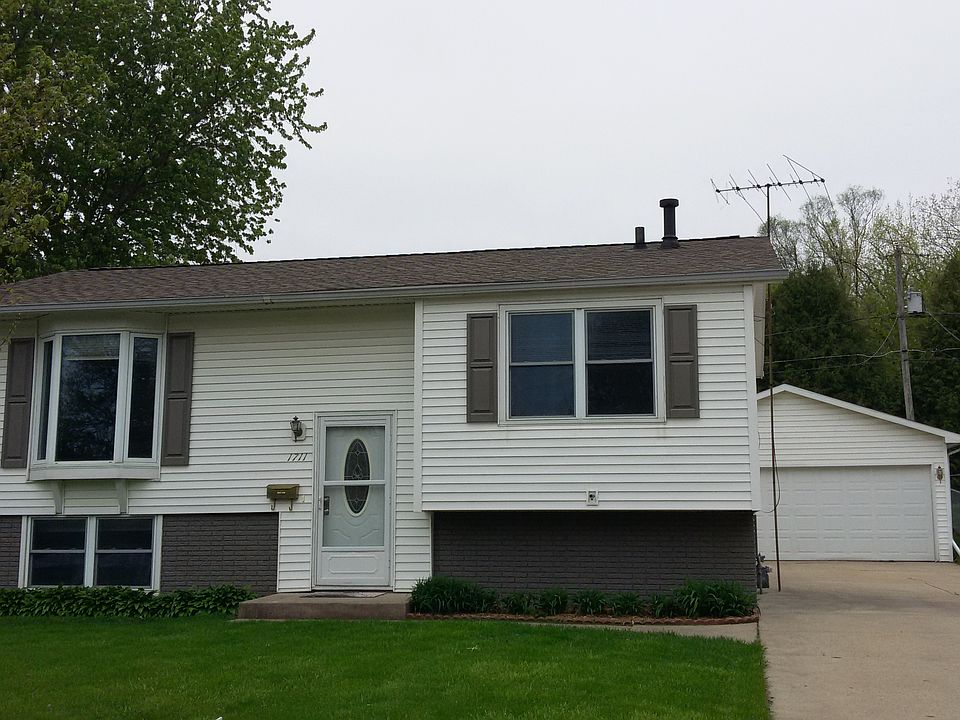 1st image of 1711 Carriage Hill Dr