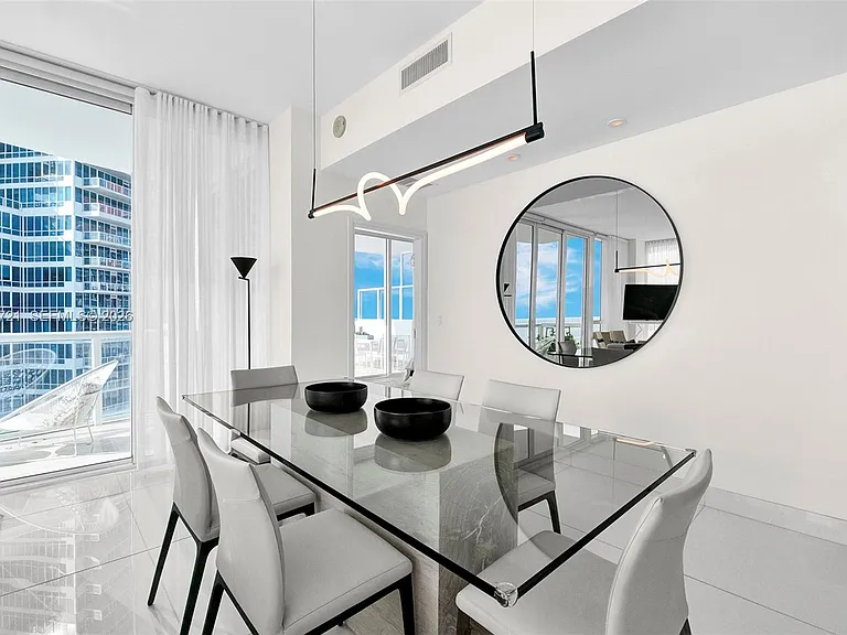 50 S Pointe Dr #2702 — Photo 16