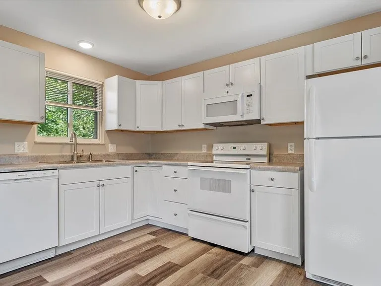 32 Sundowner Ln — Photo 12