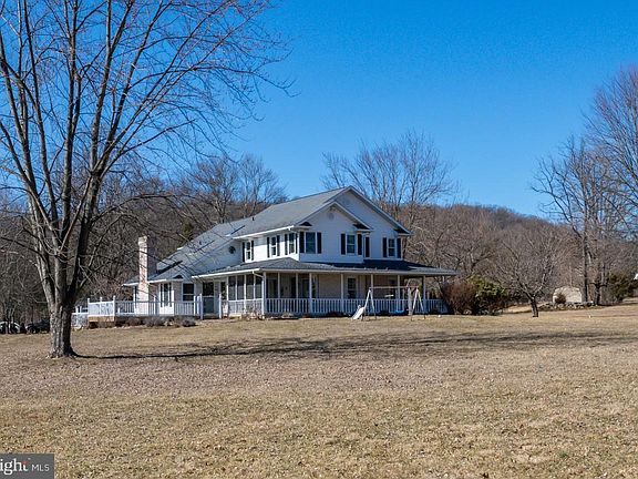 4th image of 38 Fieldstone Ln