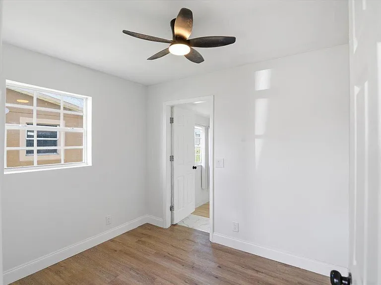 270 SW 10th Ave #1 — Photo 23