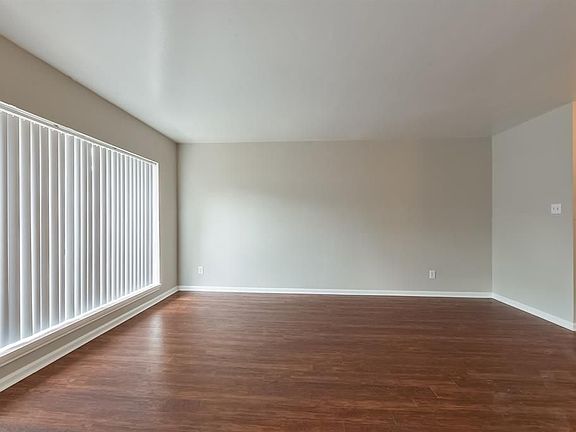 5th image of 1811 Stoney Brook Dr #84