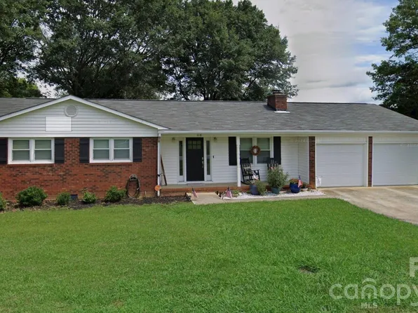 118 Douglas Heights Dr, Gaffney, SC 29341