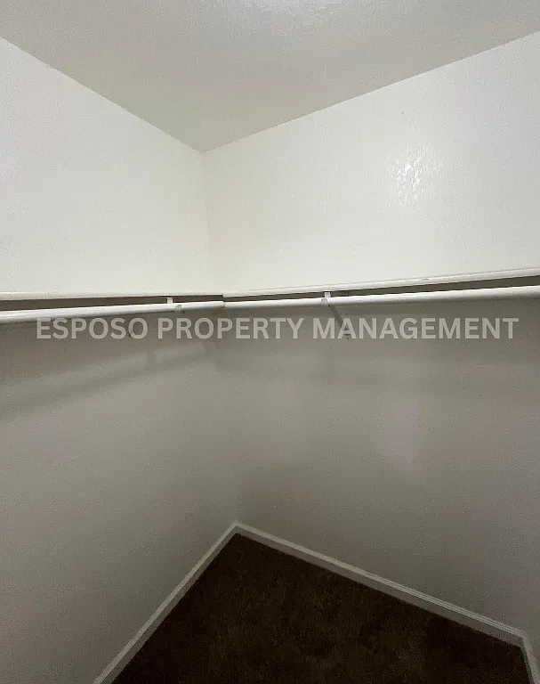 3 bed, 1100 sqft, $1,800 — Photo 3