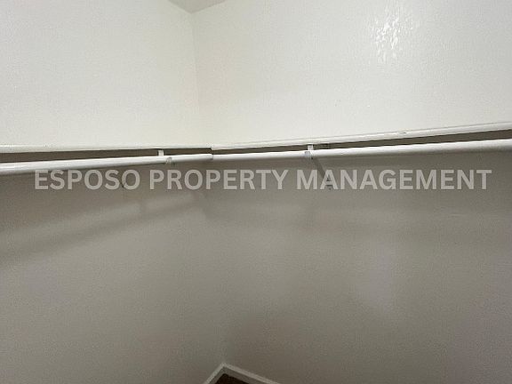 3rd image of 4014 N Benedict Ave APT 101