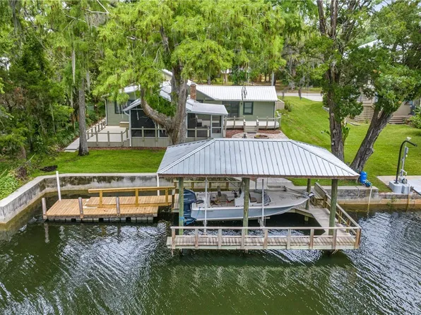 5009 Riverside Dr, Yankeetown, FL 34498