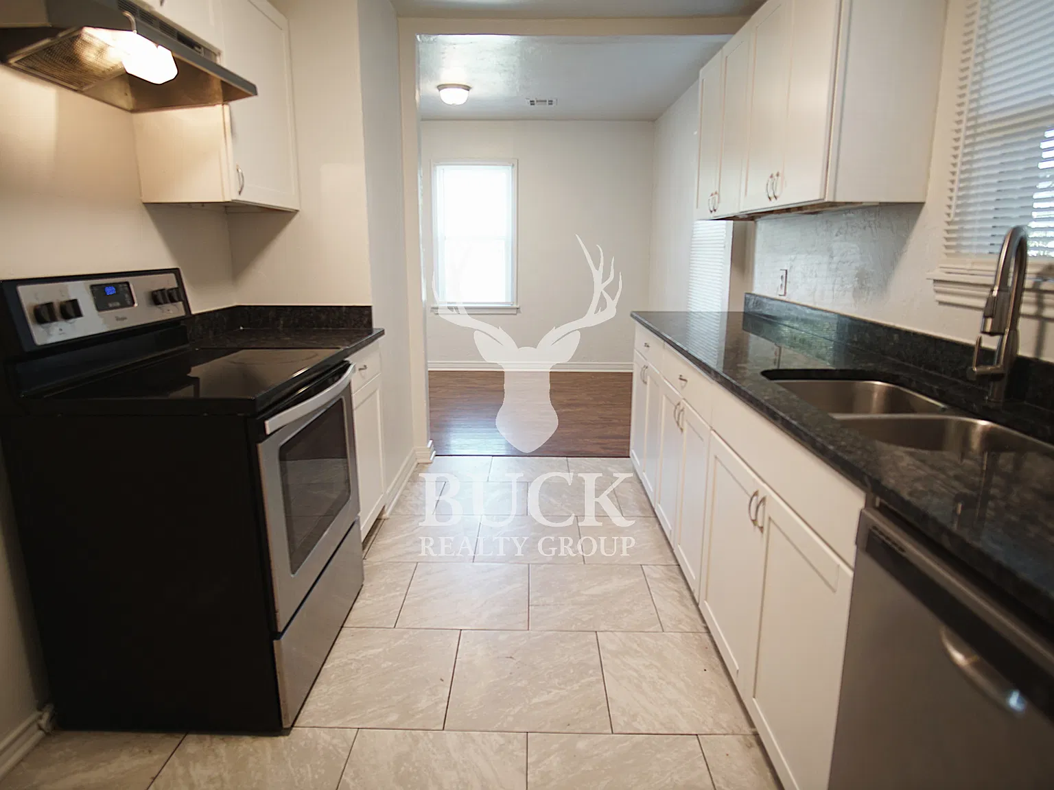 3 bed, 1144 sqft, $1,045 — Photo 4