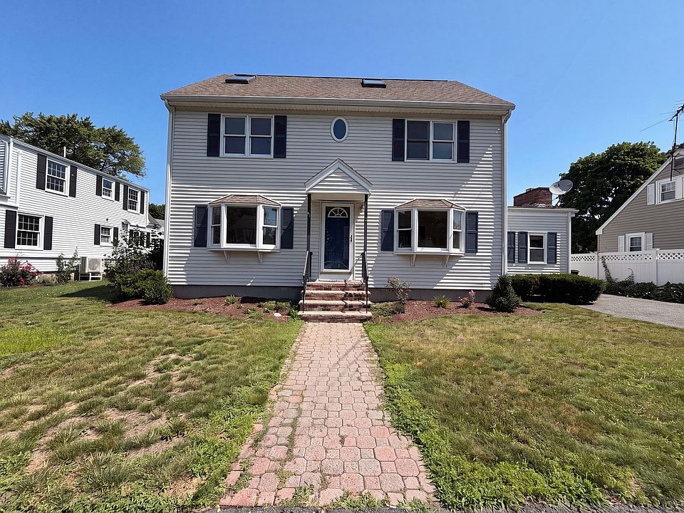 1st image of 4 Macarthur Cir