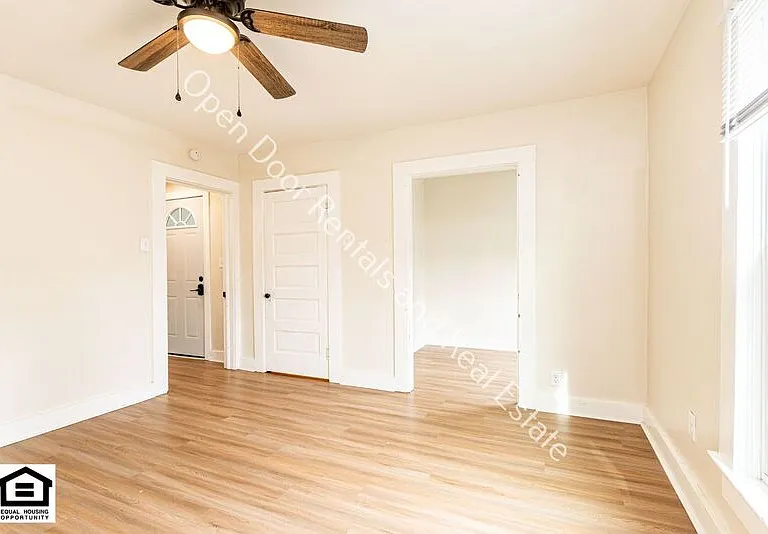 2516 S Lafayette St — Photo 5