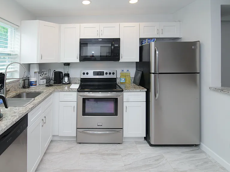 2826 Somerset Park Dr — Photo 3
