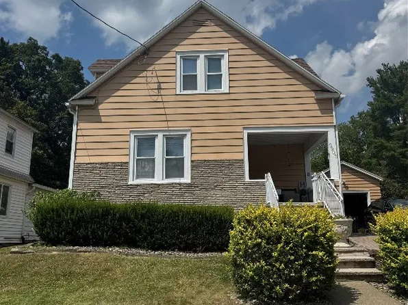 2907 Hall St, Endwell, NY 13760