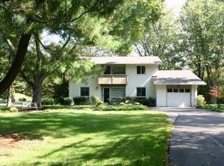 6917 Persimmon Tree Rd, Bethesda, MD 20817