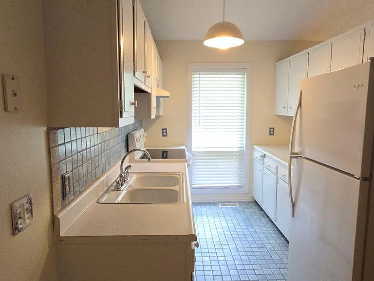82 Mannsfield Crescent Way #B — Photo 14