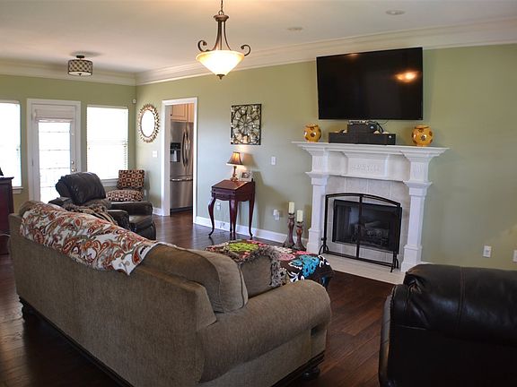 3rd image of 251 Powhatan Dr NE