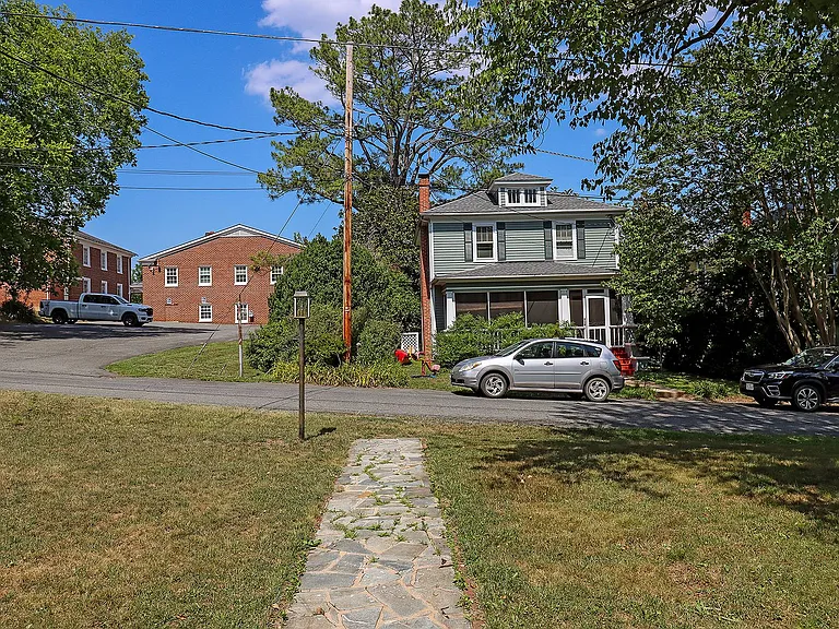 630 Page St — Photo 3