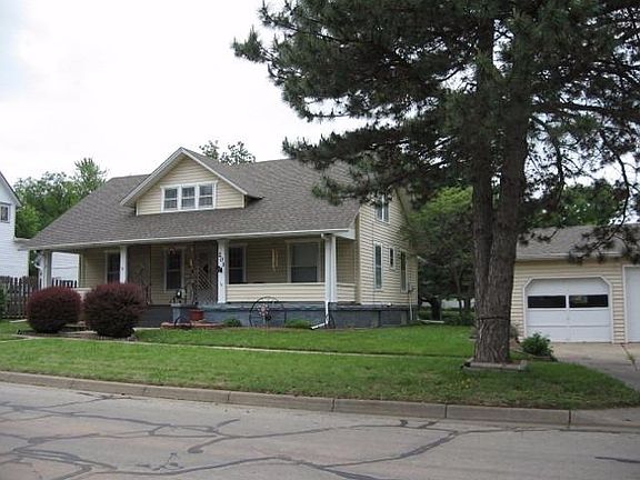 2nd image of 203 NE 10th St
