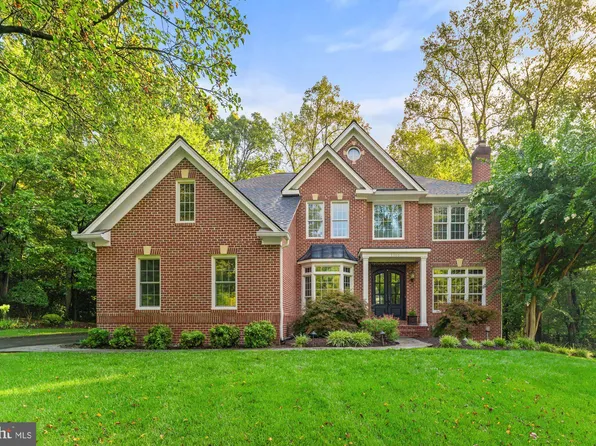 3300 Lauren Oaks Ct, Herndon, VA 20171