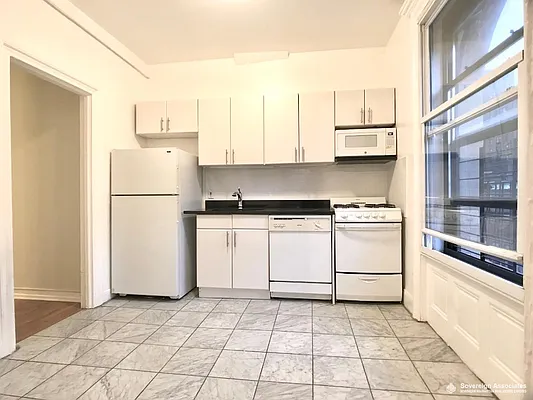 Rented by Sovereign Associates | media 20