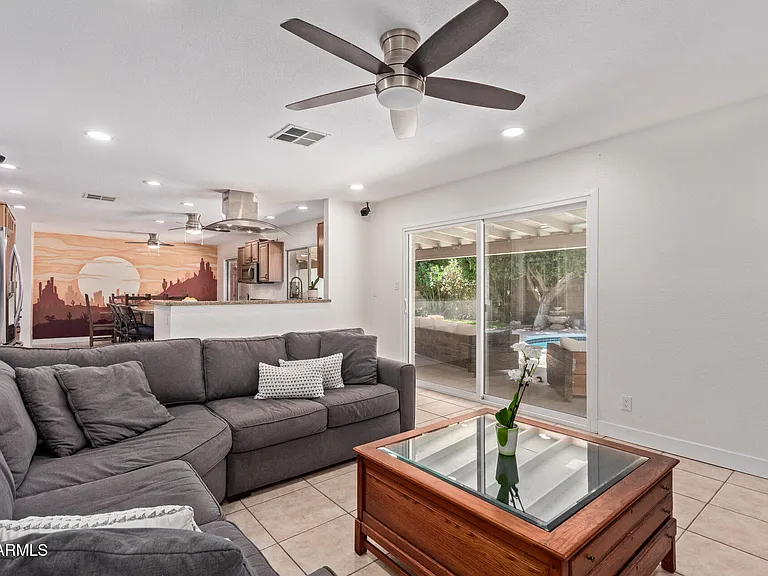 1347 W Lobo Ave — Photo 6