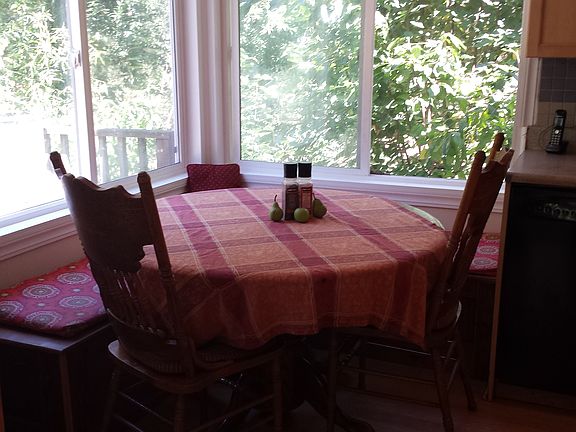 5th image of 213 Farrell Dr