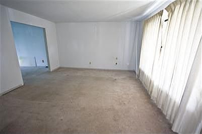 4th image of 1042 River Bluff Dr