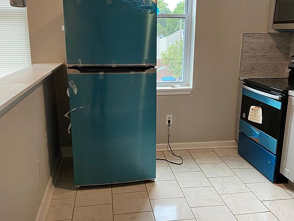 2nd image of 1723 W Tioga St #1-A