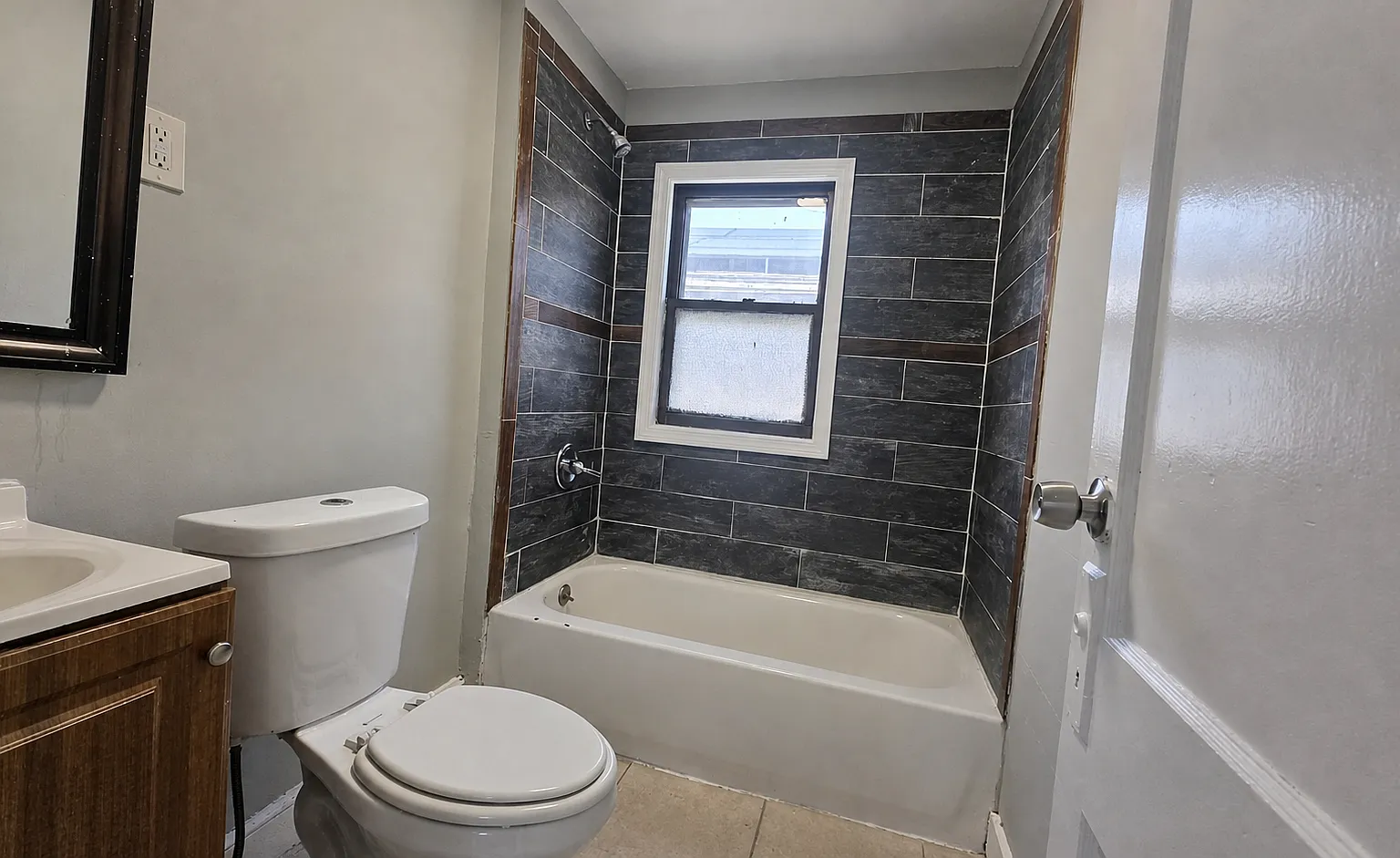3 bed, 1104 sqft, $1,795 — Photo 3