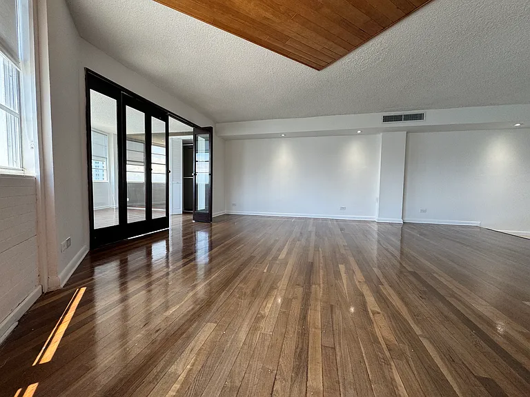 905 Brickell Bay Dr #928 — Photo 25