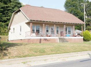 211 E Main St, Fries, VA 24330