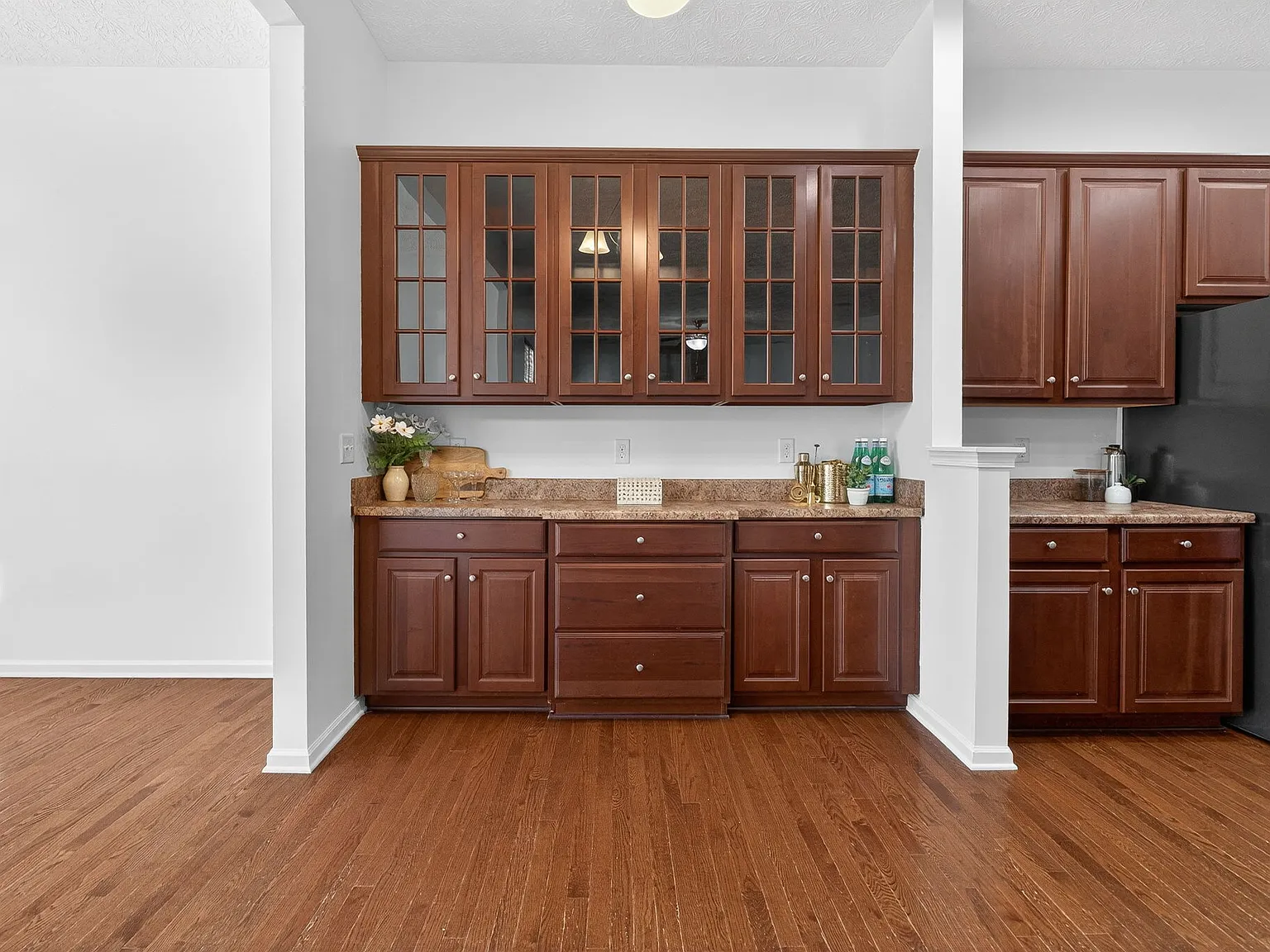 3 bed, 3996 sqft, $3,695 — Photo 3