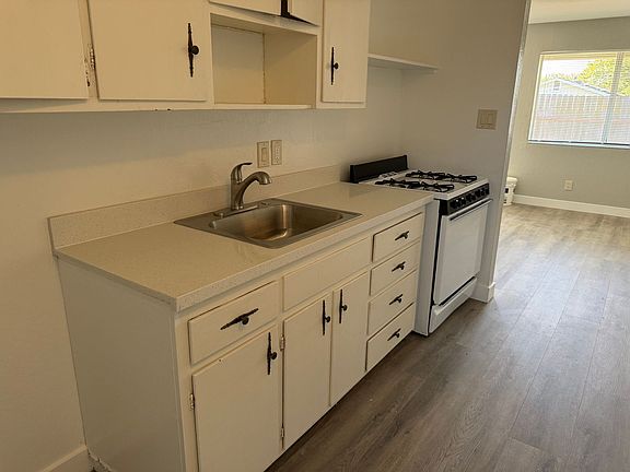 5th image of 1409 Wilson St #1409