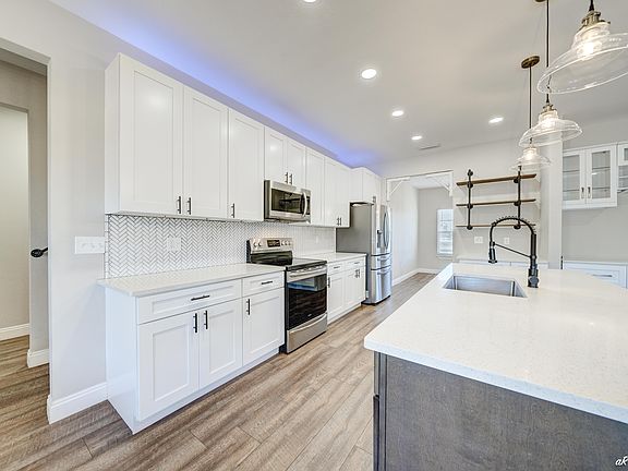 5th image of 742 Vista Del Sol Ln