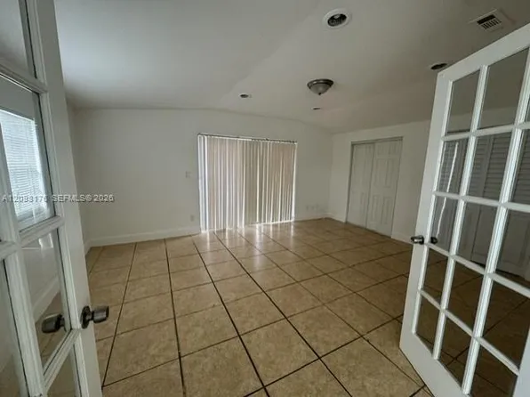 6437 SW 22nd St, Hollywood, FL 33023