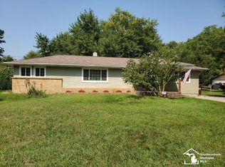10041 Stevenson Dr, Temperance, MI 48182
