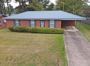 193 Longview Dr, Coffeeville, MS 38922