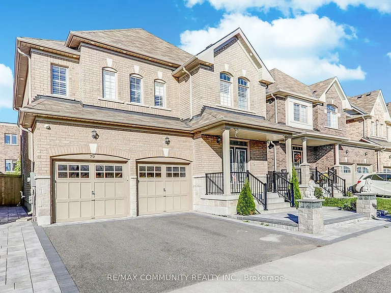 79 McRoberts Cres — Photo 2