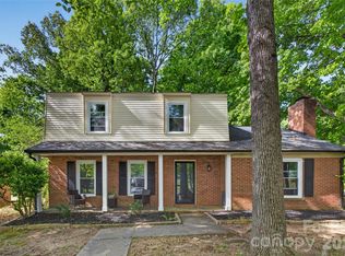 5200 Barrington Dr, Charlotte, NC 28215